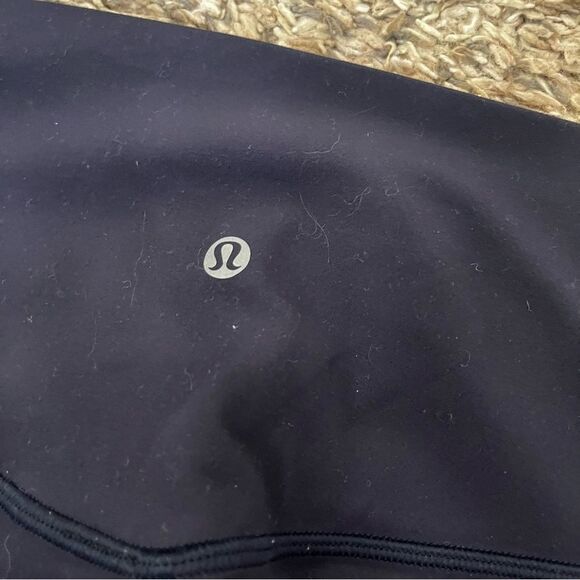 Lululemon wunder under 21” navy leggings size 6 - Picture 3 of 5